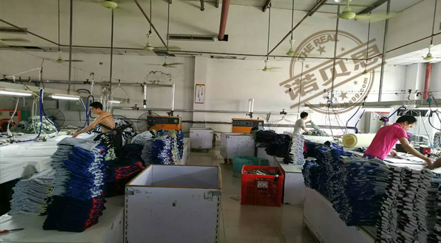 服装熨烫芭乐视频污污污在线下载