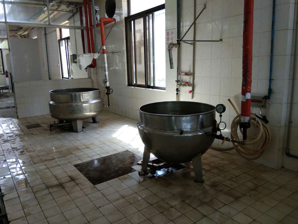 使用芭乐视频成人网站蒸黄豆制作酱料