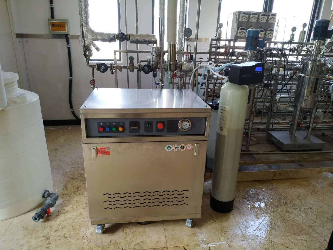 生物制药设备要求高？洁净蒸汽发生器精准控温有效辅助制药生产