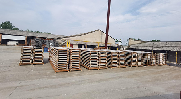 养护外墙保温板，用电蒸汽发生器好还是用芭乐视频成人网站好？